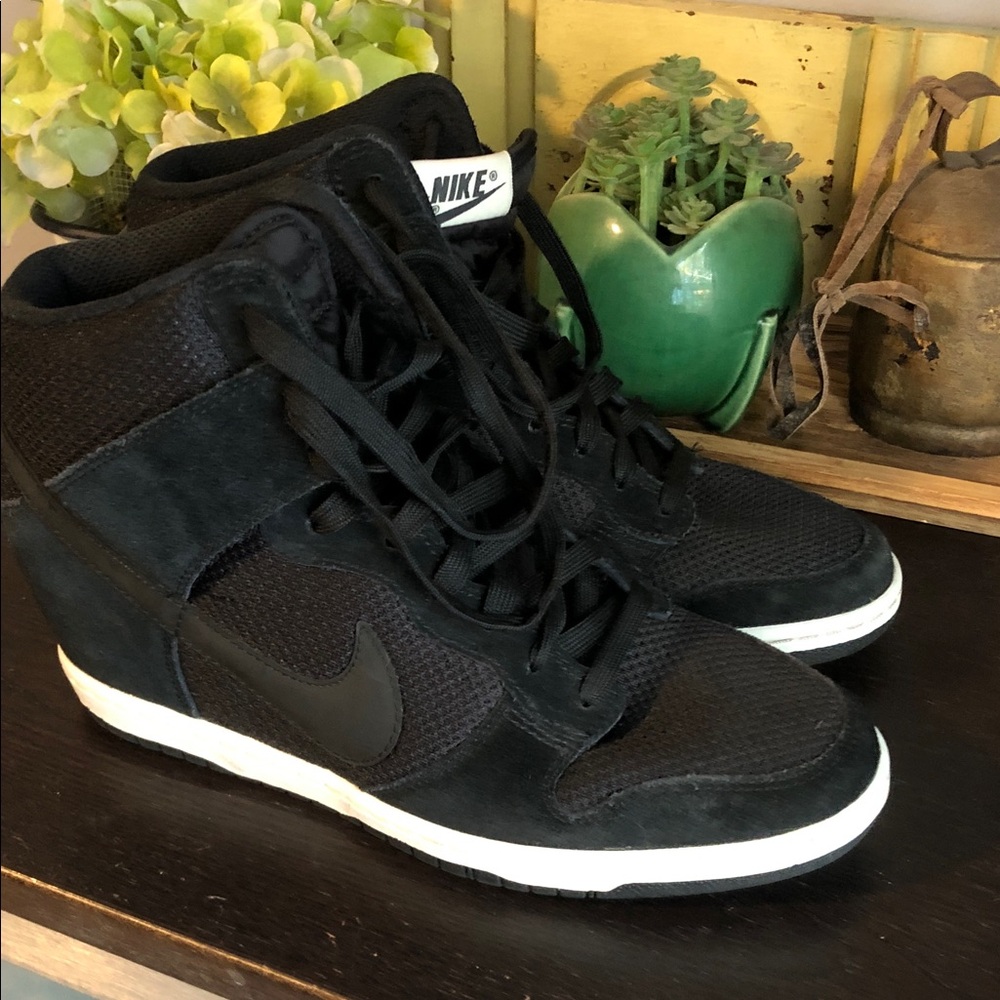 Nike Women's Black Wedge High-Top Sneakers - Picture 8 of 8
